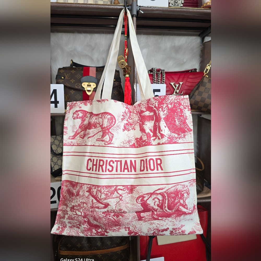 ✨️SOLD✨️Dior Red and Cream Tote Bag